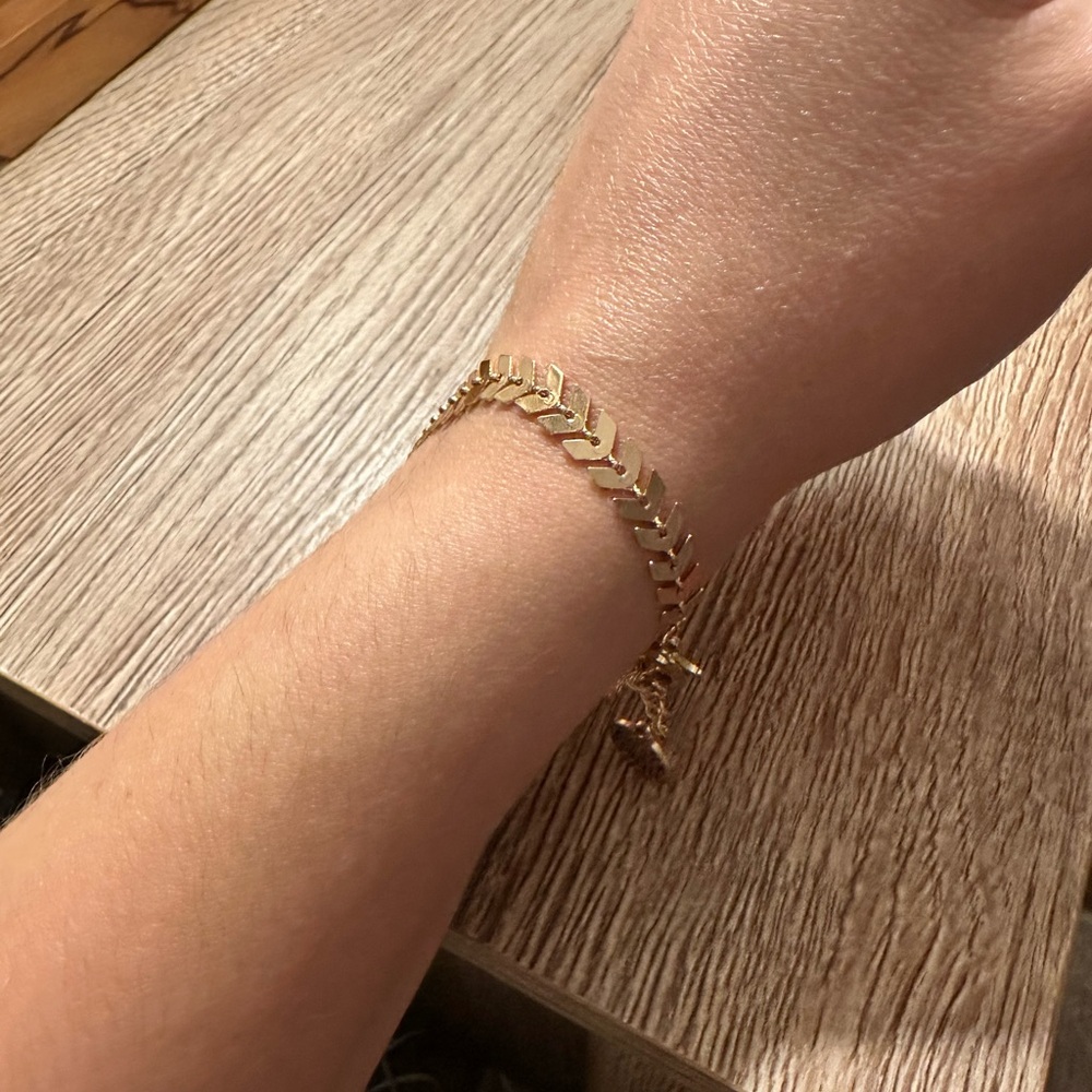 Kinsley Armelle Bracelet - Picture 5 of 5